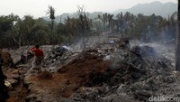Kebakaran terjadi di permukiman Suku Baduy Luar, Kampung Cisaban, Lebak, Banten, Selasa (23/5/2017). Puluhan bangunan berupa rumah panggung yang terbakar (Dok. warga Baduy Luar, Mulyono)