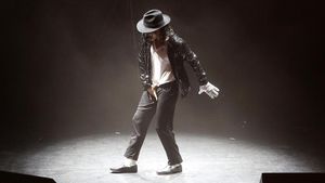 Sosok Michael Jackson Bangkit