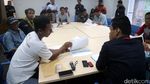 Warga Pulau Pari Demo di Ombudsman