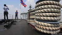 Kapal ini dibangun di Nikolayev North, Rusia. Kapal ini mulai diluncurkan sejak 28 Agustus 1983 dan diresmikan 25 Desember 1989.