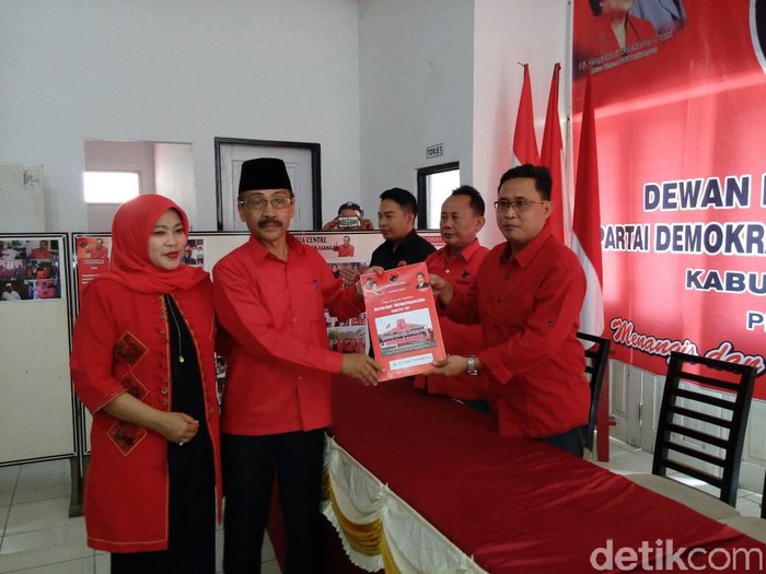 Sekda Cirebon Daftar Jadi Cawabup Lewat PDIP
