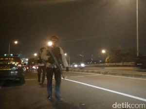 Brimob Bersenpi Laras Panjang Sterilisasi Flyover Terminal Kp Melayu