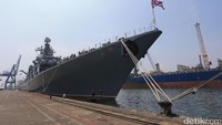 Kapal perang penjelajah Rusia, Varyag bersandar di Pelabuhan Tanjung Priok, Jakarta, Rabu (24/5/2017).