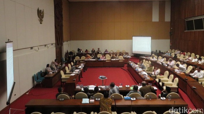 Pansus DPR dan Mendagri Kembali Rapat soal Capres Tunggal