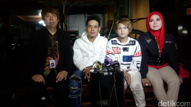 Evelyn Pasrah Diceraikan Aming, Young Lex Bikin Tato Wajah Ahok