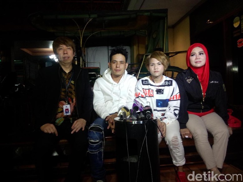 Evelyn Akhirnya Pasrah Diceraikan Aming Evelyn Akhirnya Pasrah Diceraikan Aming