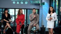 Gal Gadot bersama para bintang film tersebut. Foto: Theo Wargo/Getty Images