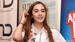 Manisnya Senyuman Syahra Larez