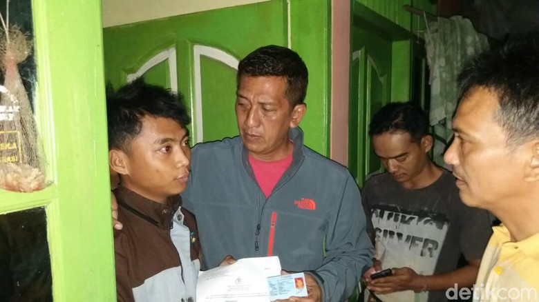 Dicek Polisi, Vicky yang KTP-nya Viral Tak Terkait Bom Kampung Melayu Dicek Polisi, Vicky yang KTP-nya Viral Tak Terkait Bom Kampung Melayu