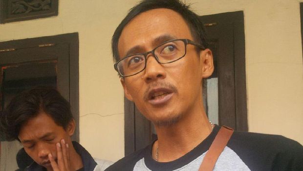 Paman Ichwan, Yuniar, menyebut jasad keponakanya itu dikenali oleh keluarga lewat foto.