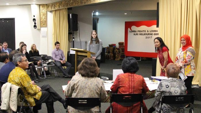 Aksi Warga Australia Berpidato Bahasa Indonesia