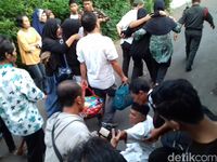 Pemakaman Briptu Imam di Klaten Diiringi Isak Tangis