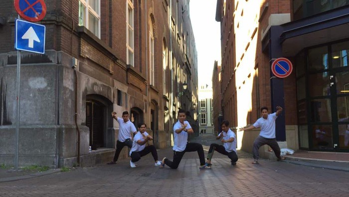 Aksi Lima Pesilat Indonesia di Lange Houtsraat Den Haag