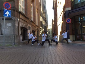 Aksi Lima Pesilat Indonesia di Lange Houtsraat Den Haag