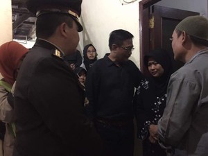 Djarot Sambangi Rumah Duka Bripda Imam, Ikut Tenangkan Keluarga