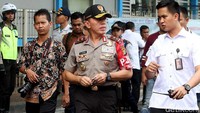 Irjen Pol M Iriawan nampak berkeliling lokasi TKP.
