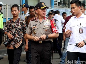 Kapolda Kunjungi Keluarga Polisi Korban Bom di Bekasi dan Tangsel