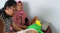 Salah satu kegiatan Kampung Ramadan adalah mengadakan sunatan massal bagi anak-anak kurang mampu di lingkungan sekitar. (Foto: istimewa)