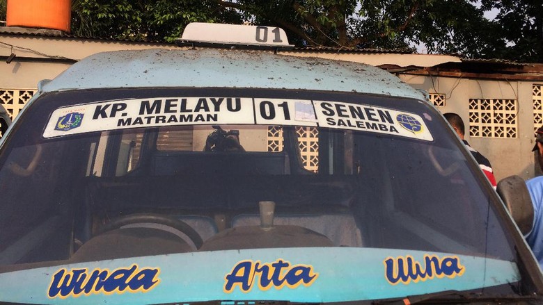 4 Angkot Rusak Akibat Bom Kampung Melayu 4 Angkot Rusak Akibat Bom Kampung Melayu