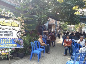Karangan Bunga Wakapolri dan Kapolda Metro di Rumah Duka Bripda Ridho