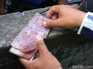 Polisi Teliti Catatan yang Ditemukan di Lokasi Bom Kampung Melayu
