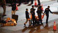 Ledakan di Terminal Kampung Melayu diduga bom bunuh diri. Ada dua ledakan bom yang terjadi pada sekitar pukul 21.00 WIB dan 21.05 WIB, Rabu (24/5).
