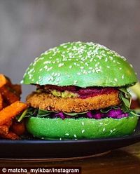 Kafe Vegan Ini Uji Coba Menu Smoothies Berbahan Burger!