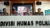 Barang bukti itu mulai dari potongan tubuh hingga kabel dan struk pembelian panci.