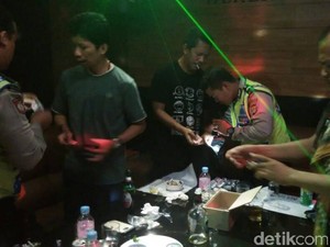 Polisi Razia Tempat Karaoke, 1 Wanita Positif Pakai Obat Penenang