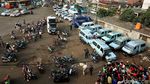 Warga Masih Memenuhi Lokasi TKP Bom Kampung Melayu