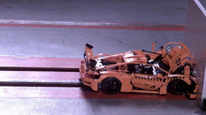 Lucu Ini Hasil Test Crash Lego Porsche