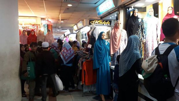 Baju Muslim di Tanah Abang Laris Manis Mendekati Ramadan