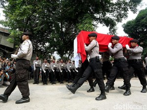 Aneka Peristiwa Penyerangan Polisi yang Sedang Bertugas di Lapangan