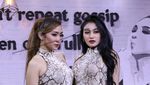 Wow! Duo Serigala Seksi Pakai Jumpsuit Motif Kulit Ular