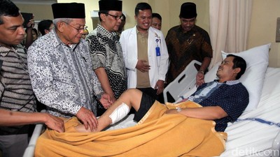 Wakil Ketua DPD Besuk Korban Bom Kampung Melayu