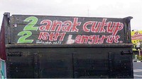 Sopir truk pilih mending 2 anak daripada 2 istri. Foto: Pool