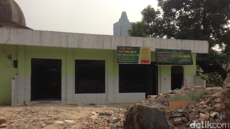 Cerita tentang Masjid Baiturrahman yang Akhirnya Dijual Rp 1,5 M Cerita tentang Masjid Baiturrahman yang Akhirnya Dijual Rp 1,5 M