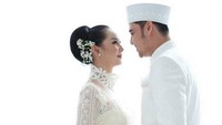 Mantan istri Deddy Corbuzier, Kalina Ocktaranny resmi menikah lagi (Foto: Instagram/kalinaocktaranny)