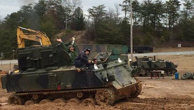  Tank yang digunakan seperti alat militer aslinya (Facebook/Tank Town USA) 