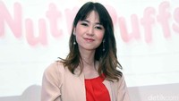 Setelah melahirkan, ia memilih untuk tetap aktif dalam dunia hiburan. Pool/Noel/detikFoto.