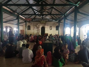 Jelang Puasa, Makam Sultan Maulana Hasanuddin Dipadati Peziarah