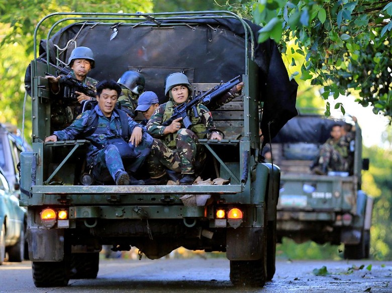 Wanita Pengebom Bunuh Diri Tewas di Pangkalan Militer Filipina Wanita Pengebom Bunuh Diri Tewas di Pangkalan Militer Filipina