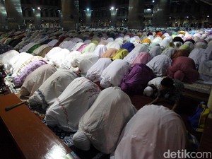 7 Menit, 23 Rakaat