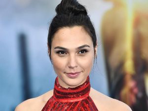Rahasia Kulit Cantik Wonder Woman Gal Gadot, Body Lotion Harga Rp 40 Ribu