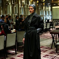 Fashion Show Norma Hauri ini terinspirasi dengan sosok wanita tangguh dunia yang bertempat di Sumibhi, One Park, Kebayoran Baru. Jakarta. [Foto: Mohammad Abduh/Wolipop]