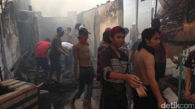 Kebakaran di Kramat Jati Jaktim, 5 Rumah Hangus Terbakar