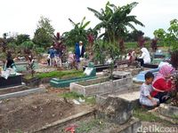 Warga Riau Suka Cita Sambut Ramadan dengan Balimau Kasai Warga Riau Suka Cita Sambut Ramadan dengan Balimau Kasai