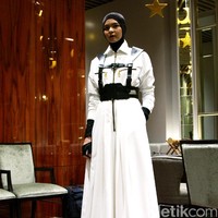 Fashion Show Norma Hauri ini terinspirasi dengan sosok wanita tangguh dunia yang bertempat di Sumibhi, One Park, Kebayoran Baru. Jakarta. [Foto: Mohammad Abduh/Wolipop]