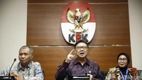 Tjahjo menyebut fungsi pengawasan aparat pemerintah dilakukan inspektorat jenderal di daerah. Posisi itu menurutnya menjadi mata dan telinga kepala daerah.