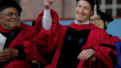 12 Tahun DO, Pemuda Terkaya di Dunia Akhirnya Wisuda